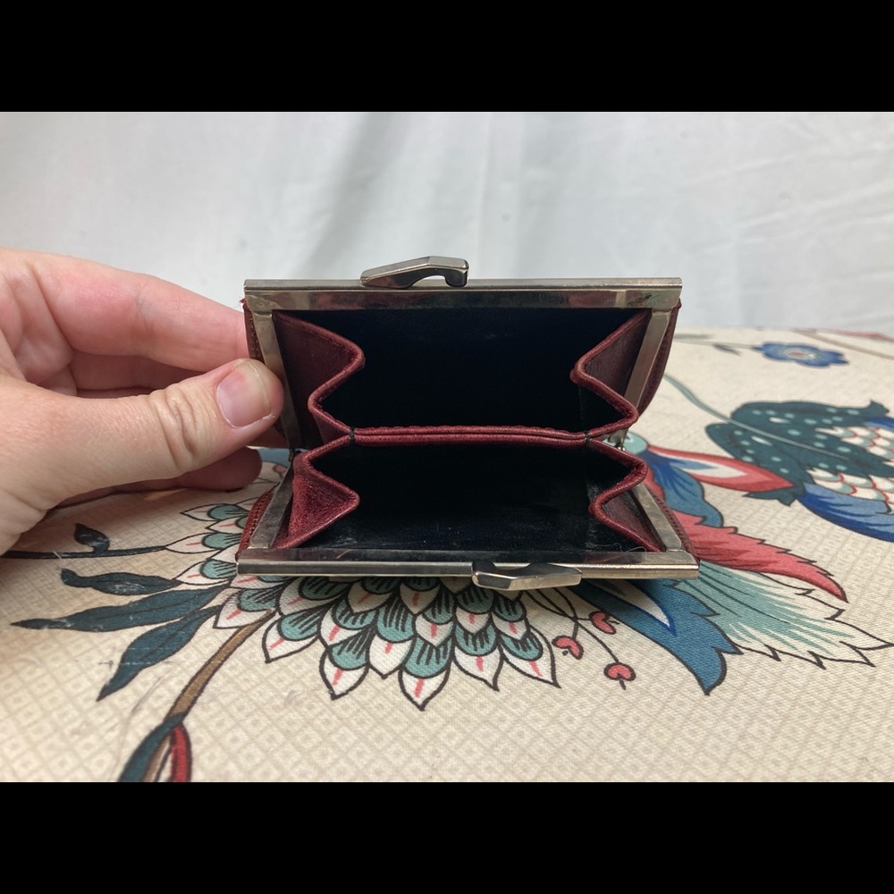 Vintage leather change purse with metal closure - Picture 4 of 4
